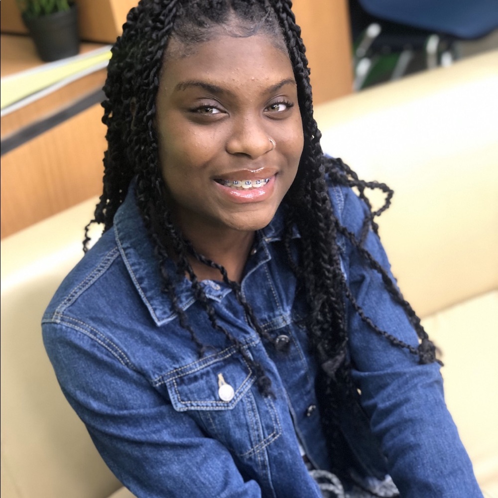 Meet your Posher, Kendra